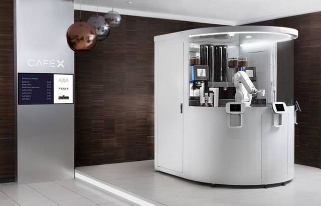国外现超级咖啡机器人 一小时120杯造型科幻 国外现超级咖啡机器人 一小时120杯造型科幻